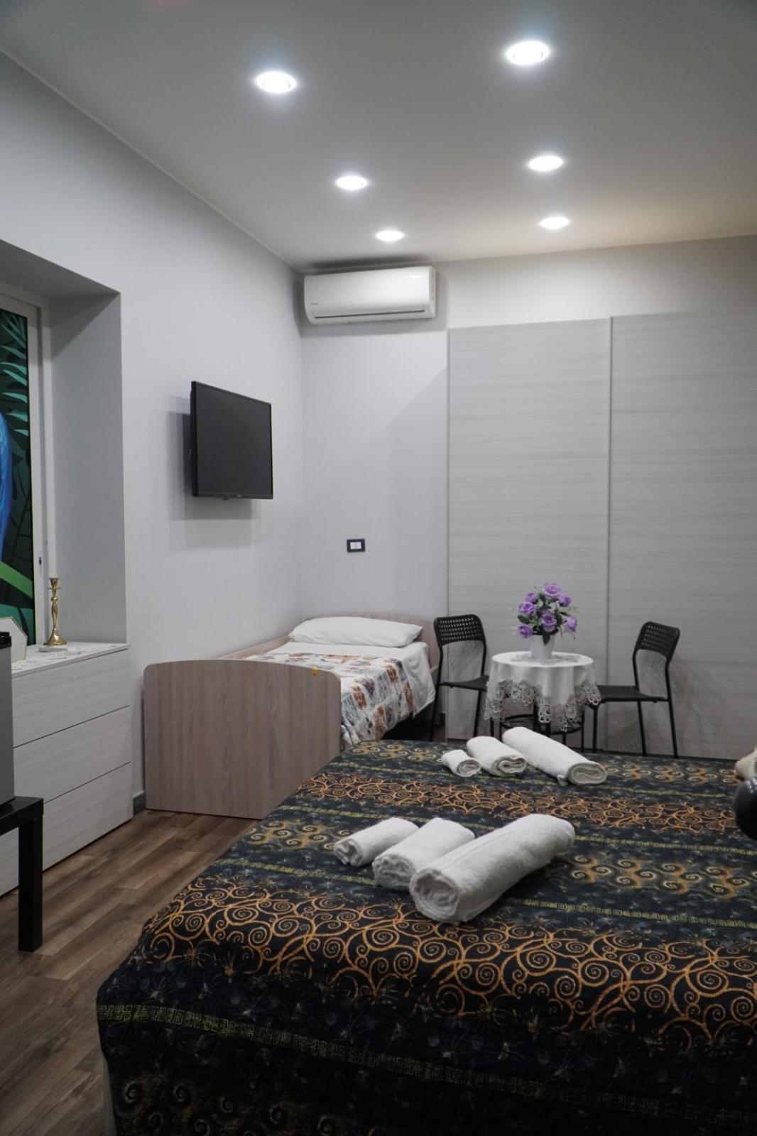B&B Porta Garibaldi Catânia Quarto foto
